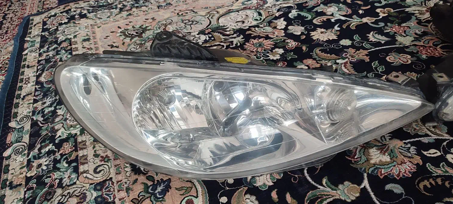 چراغ جلوی 206 در حد نو|قطعات یدکی و لوازم جانبی|نهاوند, |دیوار