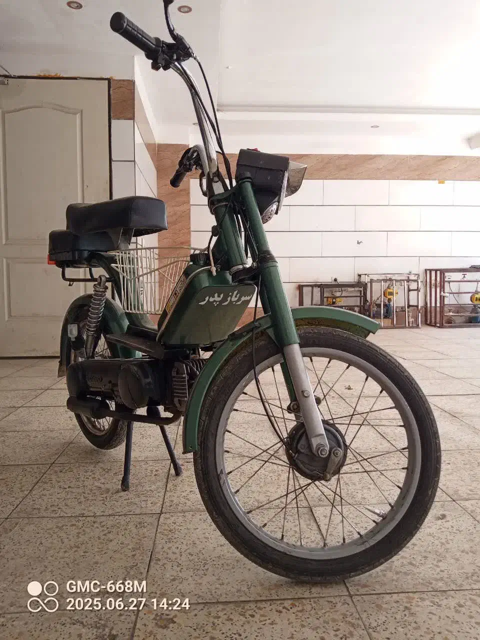 موتور براوو|موتورسیکلت|فردیس, منظریه|دیوار