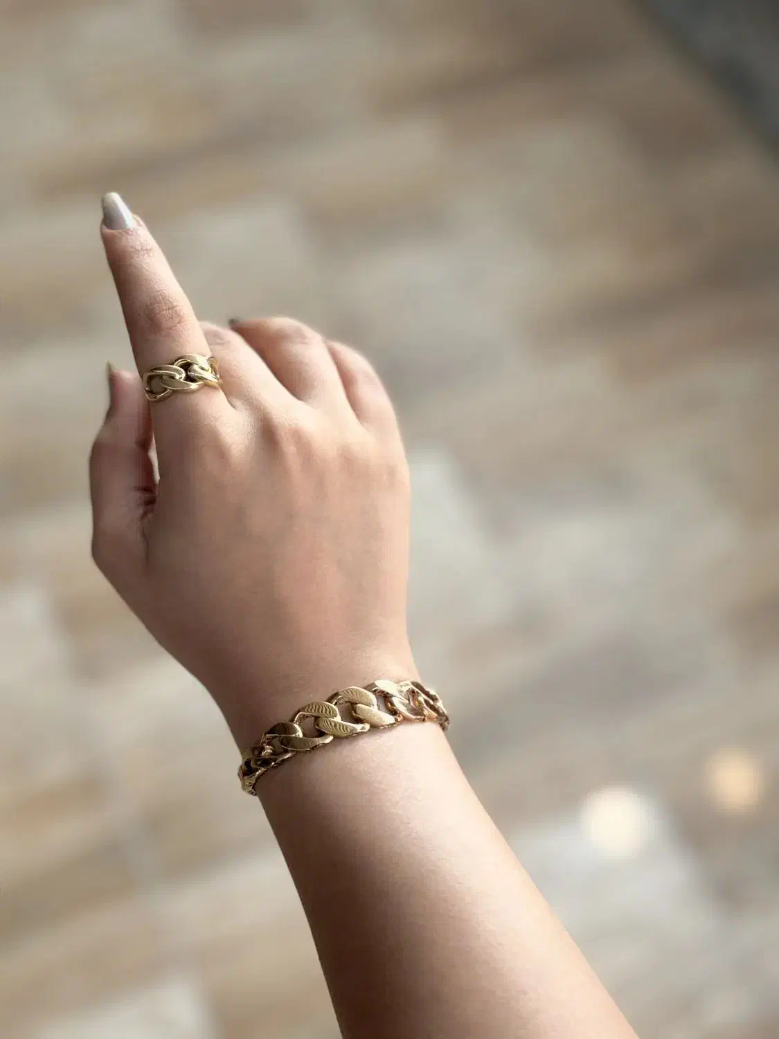 ست دستبند و انگشتر دویست و پنجاه بالای تابلو|جواهرات|برازجان, |دیوار