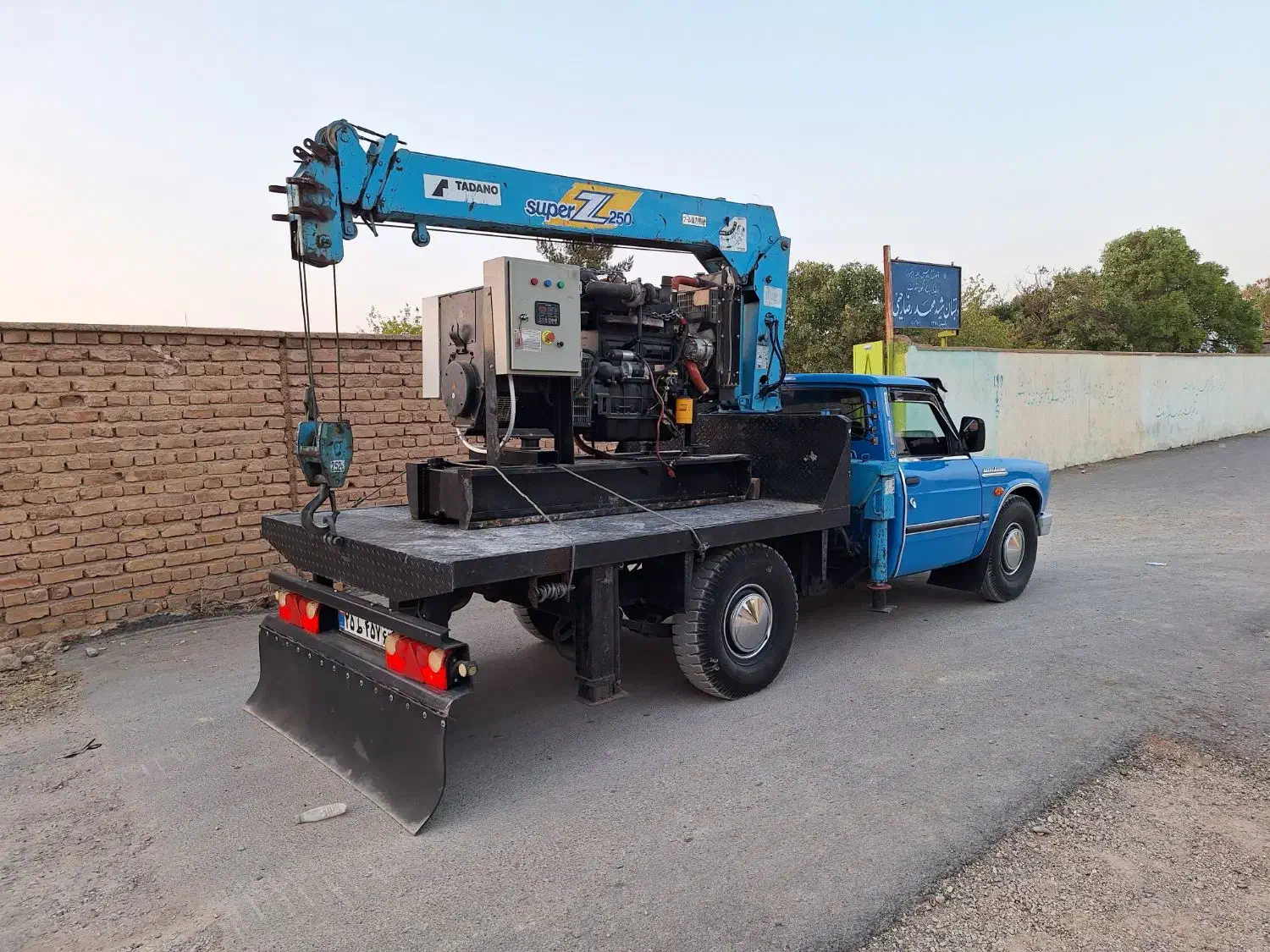 خدمات جرثقیل۲تن نیسان و۳تن خاوردکل بلند جهت کار|خدمات حمل و نقل|شیراز, ترمینال باربری|دیوار