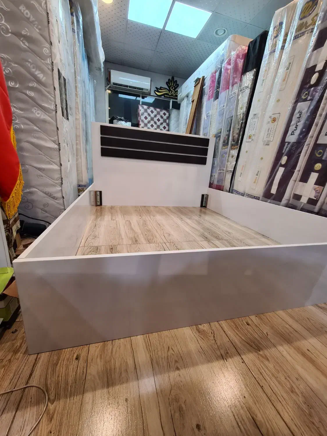 تخت خواب دو نفره ام دی اف|تخت و سرویس خواب|رشت, حمیدیان|دیوار