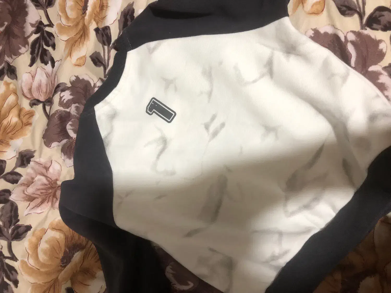 لباس بچگانه|کفش و لباس بچه|فردیس, منظریه|دیوار