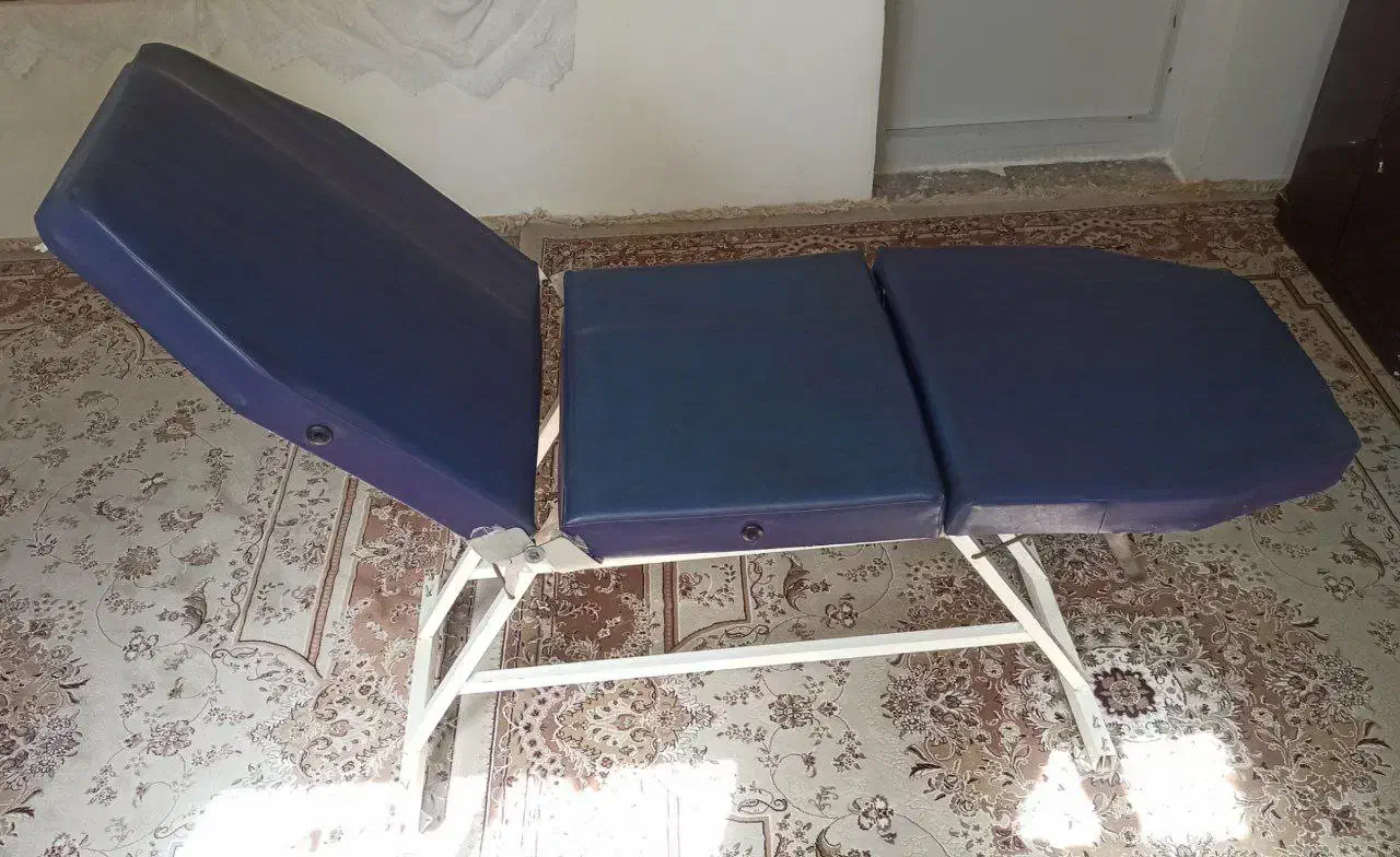 تخت آرایشگاهی سه حالته - موقعیت کاشمر|آرایشگاه و سالنهای زیبایی|کاشمر, |دیوار