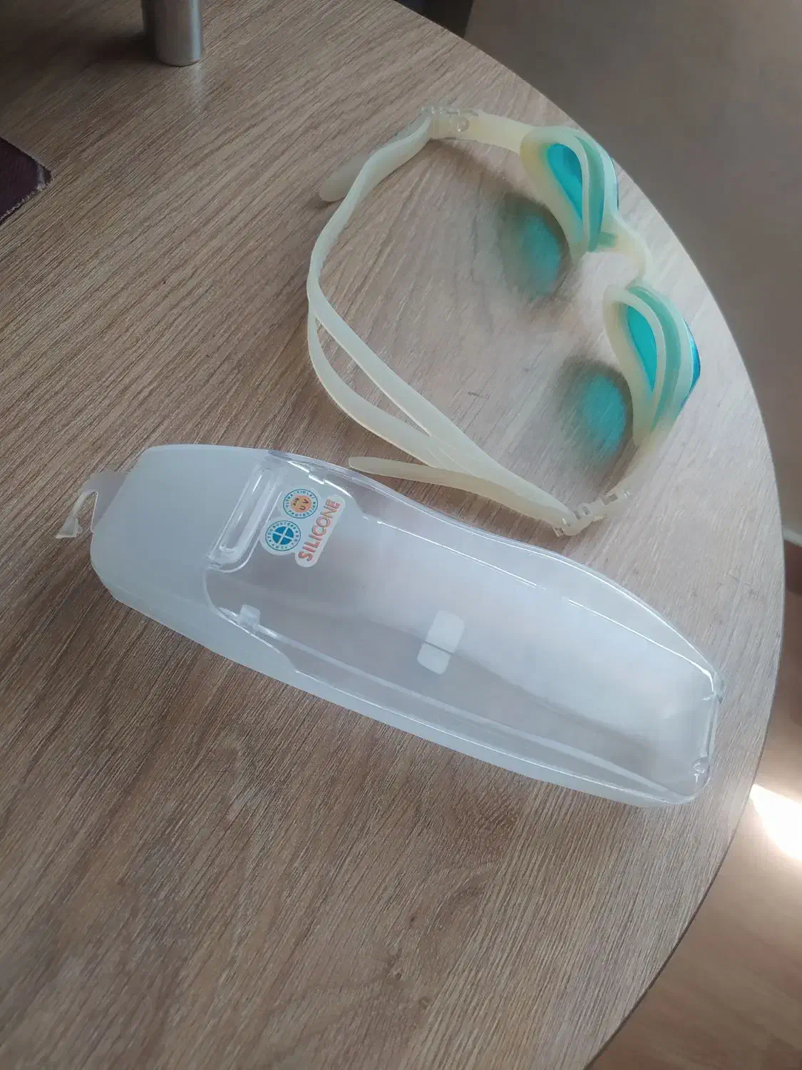 عینک شنا|تجهیزات ورزشی|لاهیجان, انقلاب|دیوار