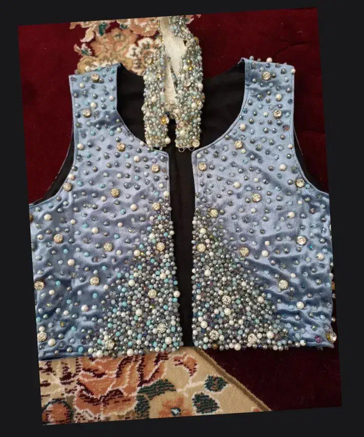 جلیقه|لباس|روانسر, |دیوار