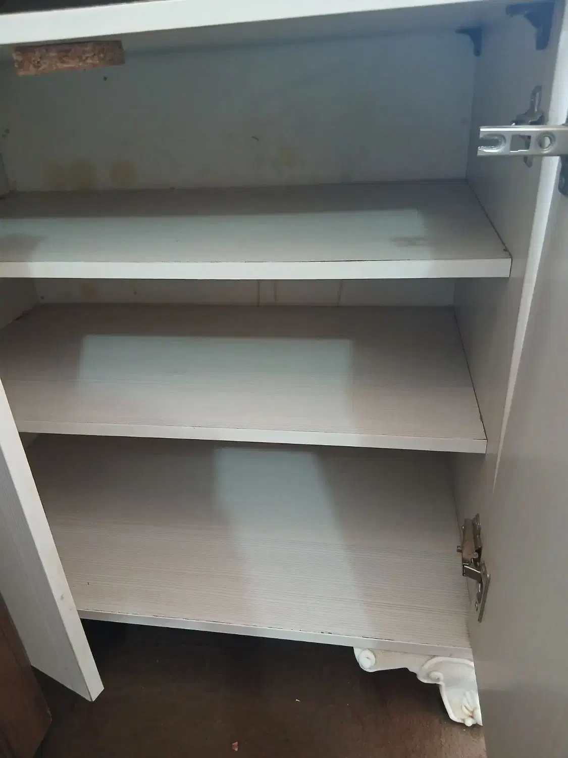 جاکفشی|جاکفشی، کمد، دراور|زابل, |دیوار