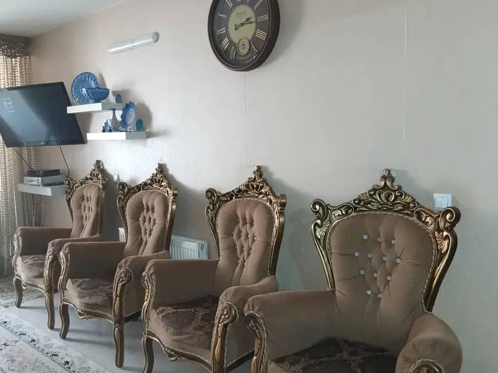 مبل سلطنتی|مبلمان خانگی و میز عسلی|اصفهان, قهجاورستان|دیوار