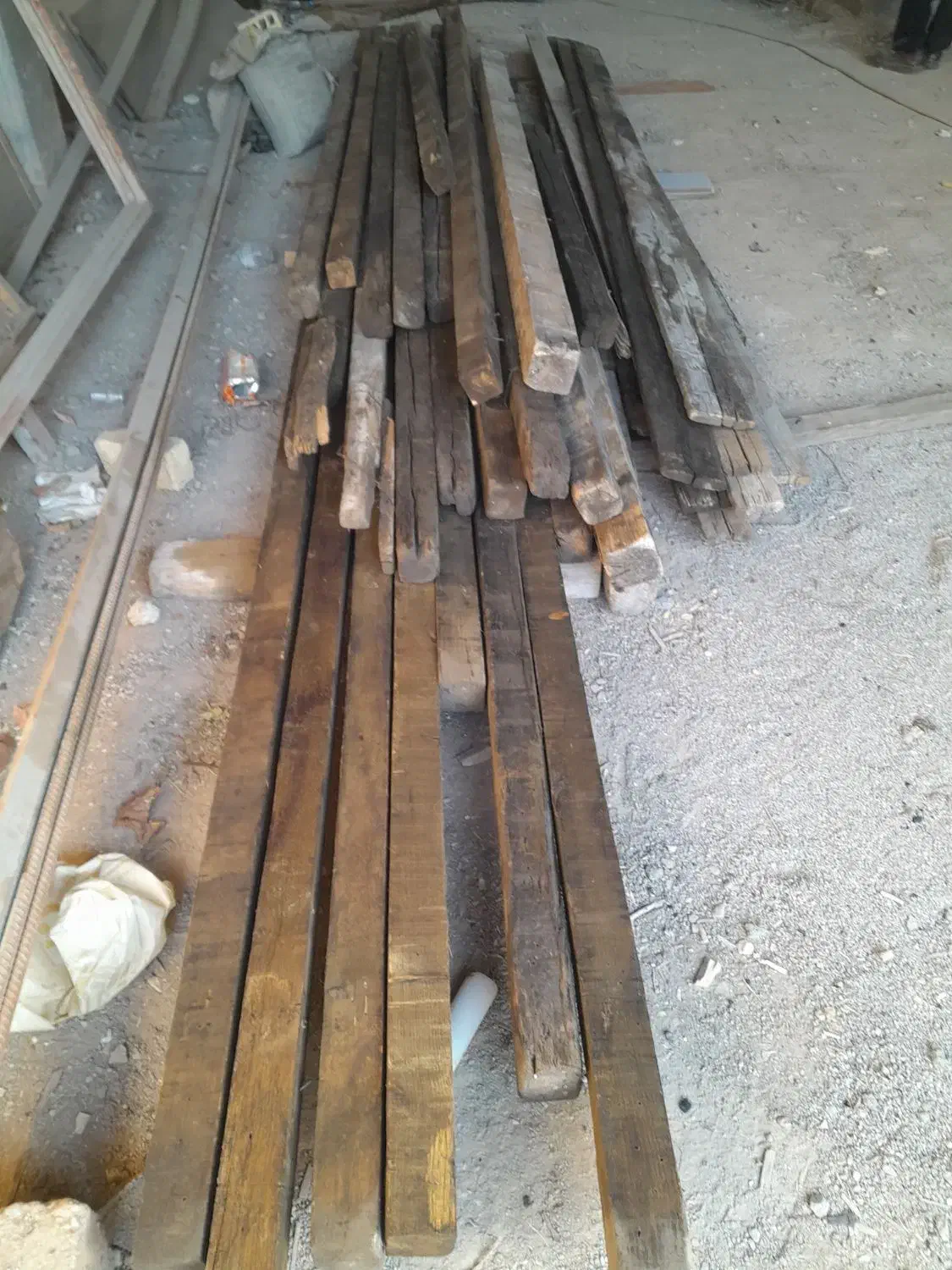 وسایل قالبندی تیروتخته وچهارتراش ودوتراش وجالب دور|مصالح و تجهیزات ساختمان|مبارکه, |دیوار