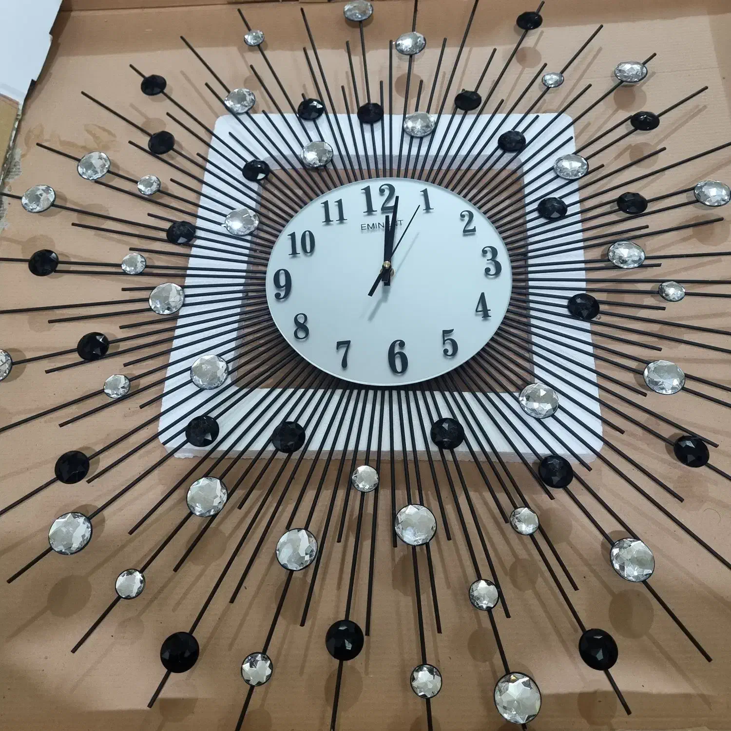 ساعت دیواری نو (هدیه بوده)|ساعت دیواری و تزئینی|قم, باغ شازده|دیوار