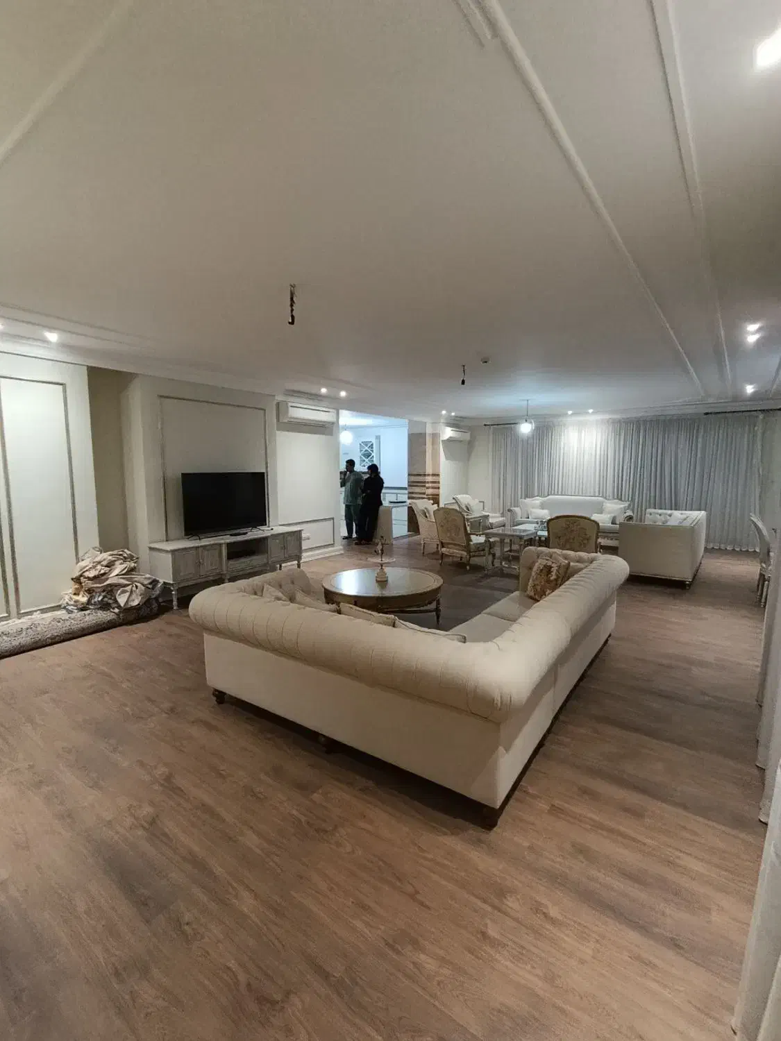 فروش آپارتمان ۳۰۰ متری ۴ خوابه کوی فرهنگیان|فروش آپارتمان|کرمان, |دیوار