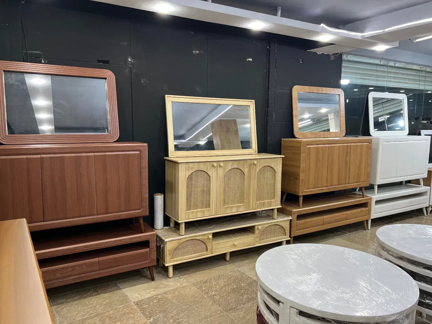 کنسول آینه اسپرت و میز lcd|بوفه، ویترین، کنسول|کرج, پیشاهنگی|دیوار