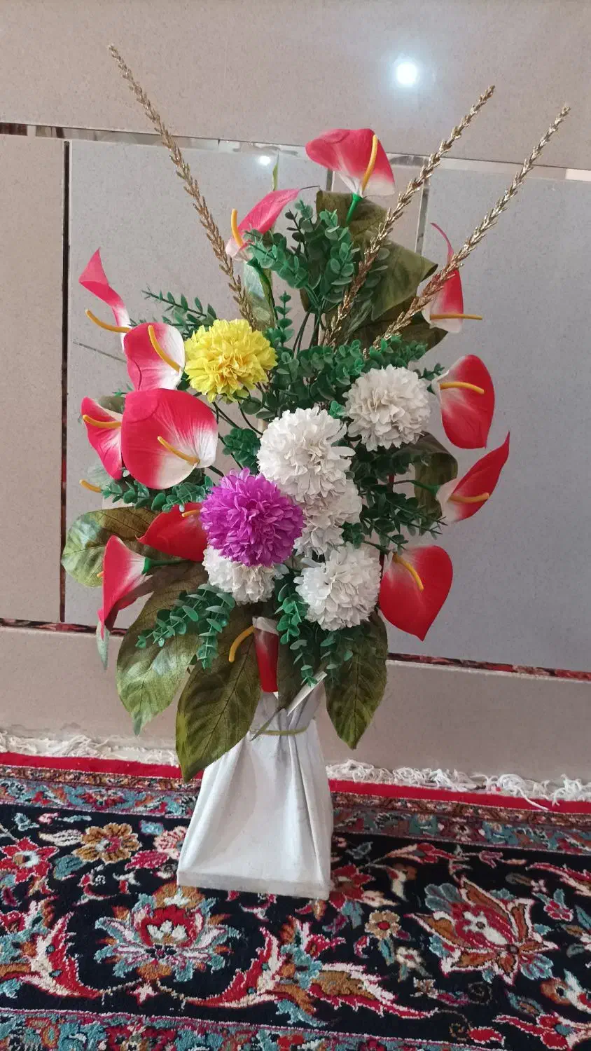 تعدادی گل|گل مصنوعی|زابل, |دیوار