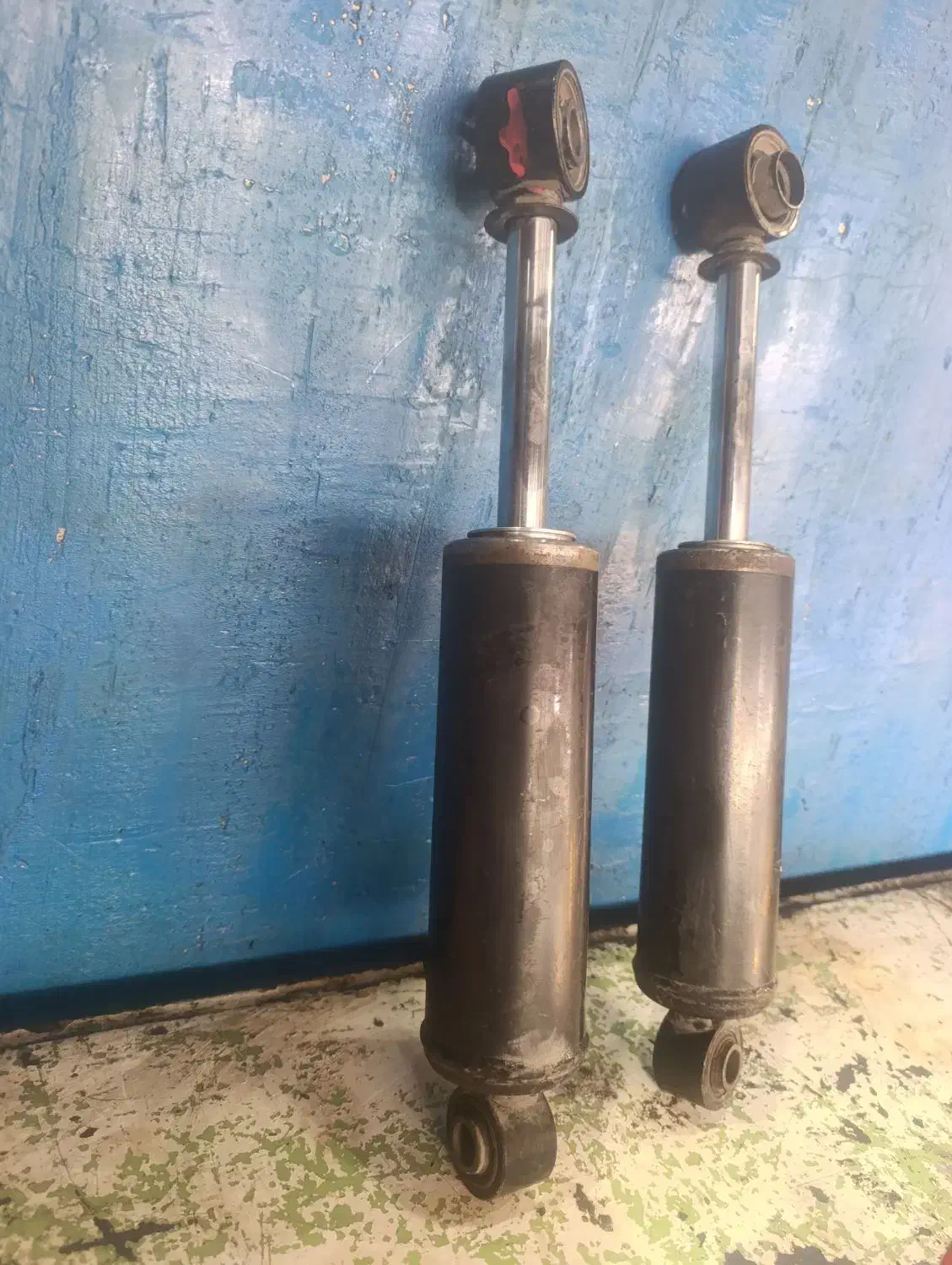 کمک عقب سانتافه در تمیز۴|قطعات یدکی و لوازم جانبی|شوش, |دیوار