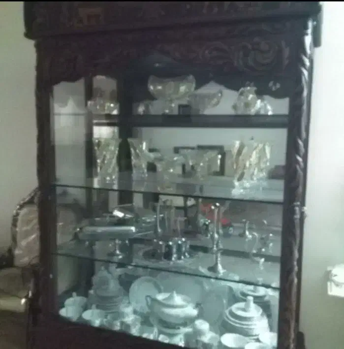 ویترین چوبی|بوفه، ویترین، کنسول|شاهین‌شهر, اقبال لاهوری|دیوار