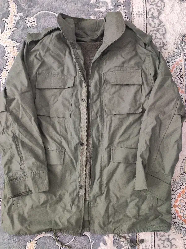 اورکت سبز|لباس|اهواز, بهارستان|دیوار