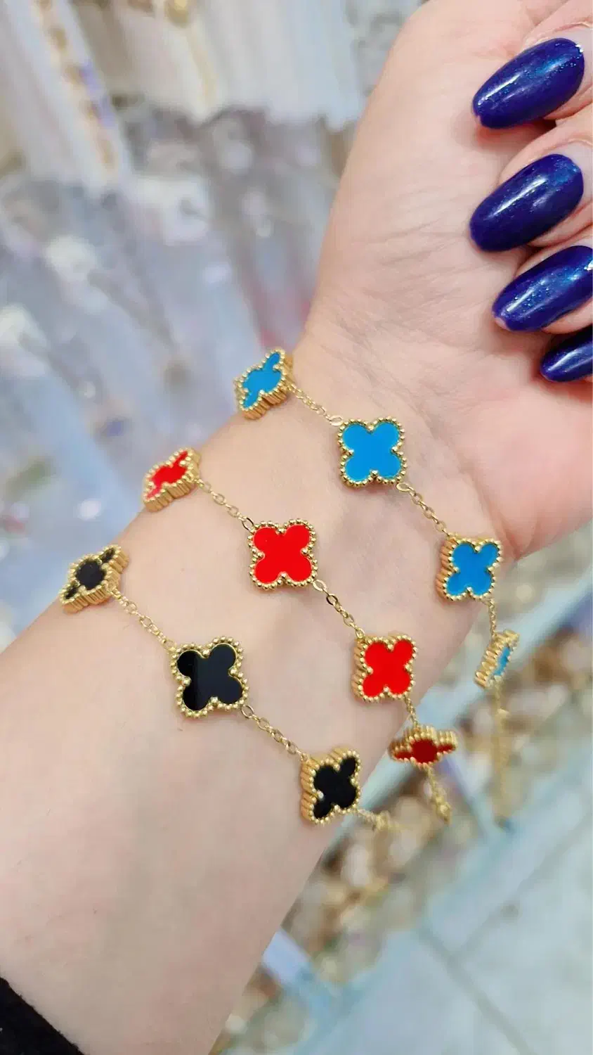 استخدام فروشنده خانم|استخدام بازاریابی و فروش|شیراز, بازار|دیوار