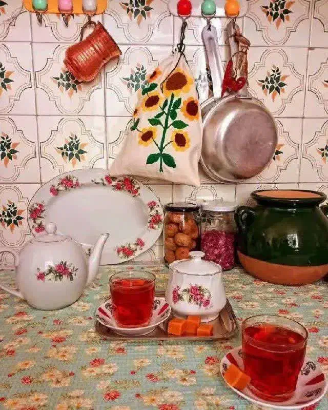 قوری .متن رو بخونید|قوری، کتری، قهوه‌ساز دستی|زاهدان, |دیوار