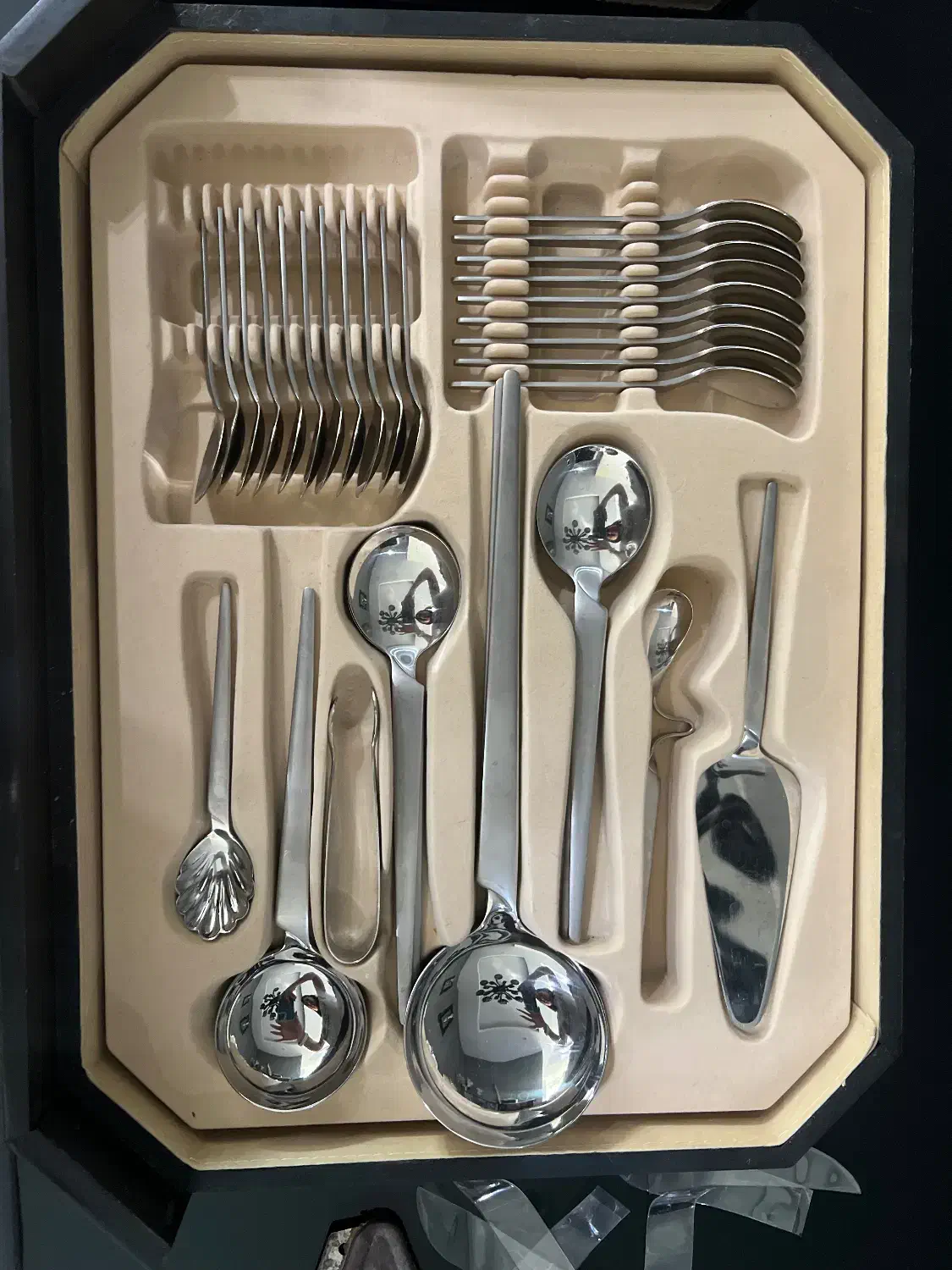 سرویس قاشق چنگال ۲۴ نفره با جعبه طبقاتی|ظروف سرو و پذیرایی|تهران, پاسداران|دیوار