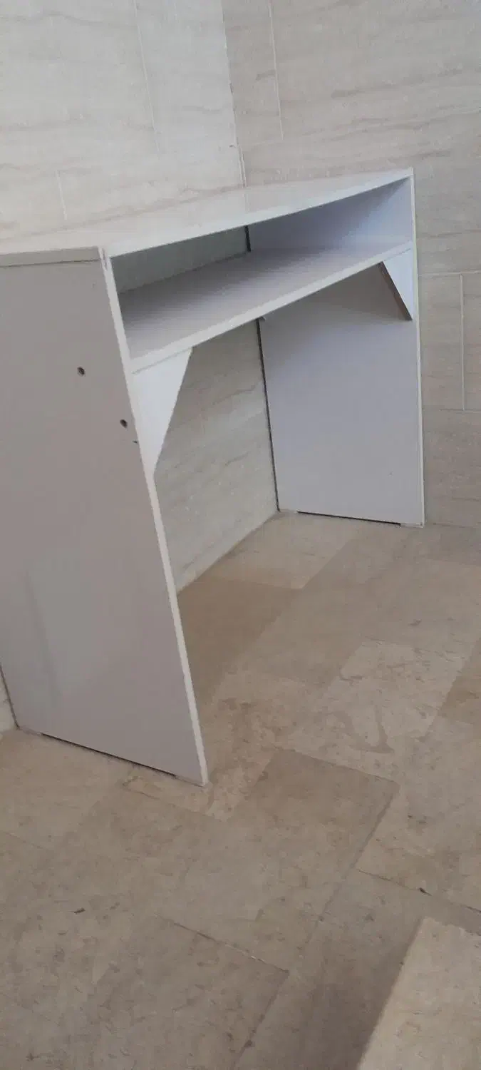 میز ناخن و تحریر|آرایشگاه و سالنهای زیبایی|اندیشه, اندیشه فاز ۱|دیوار