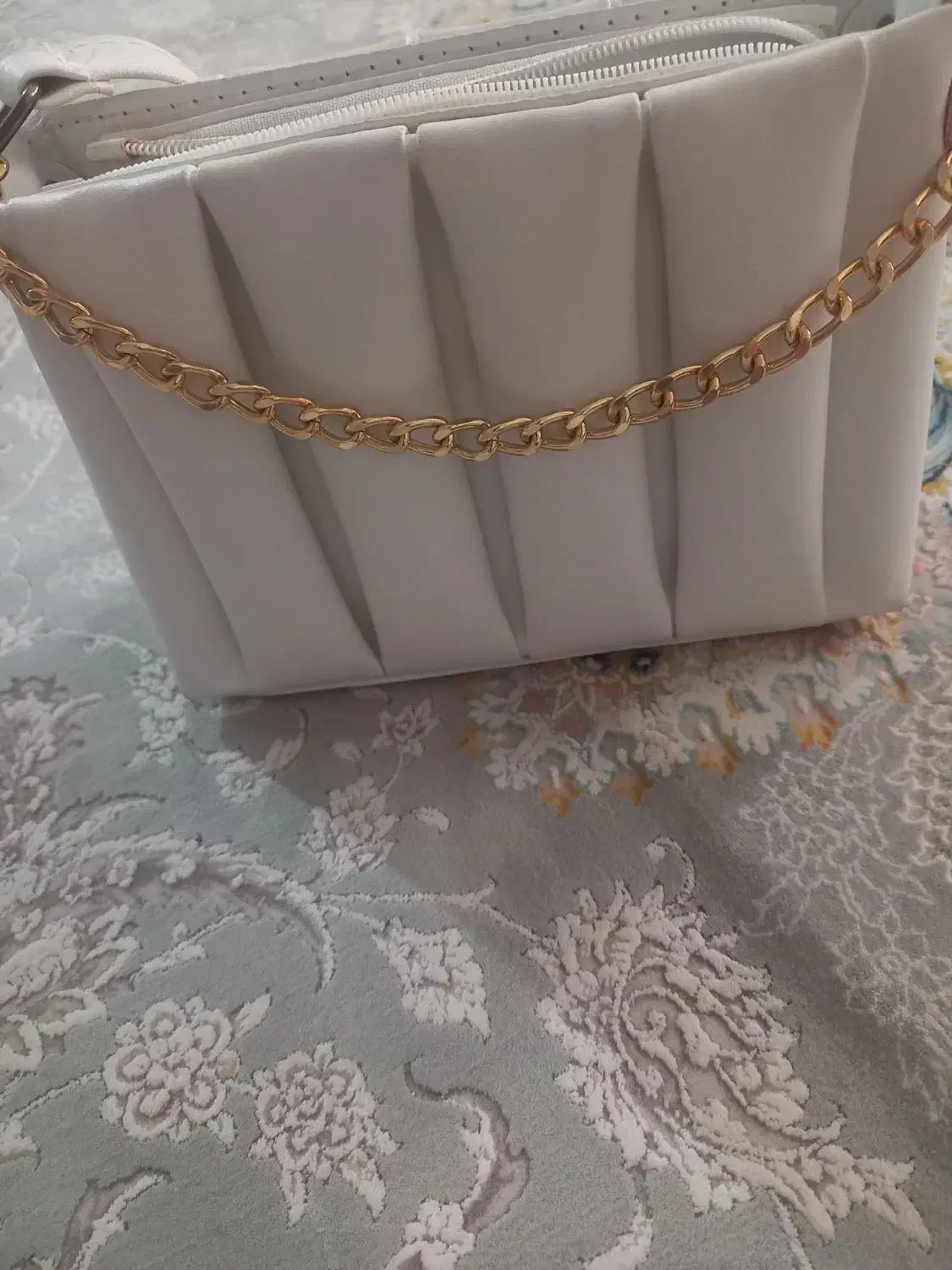 کیف|کیف، کفش، کمربند|خوی, |دیوار