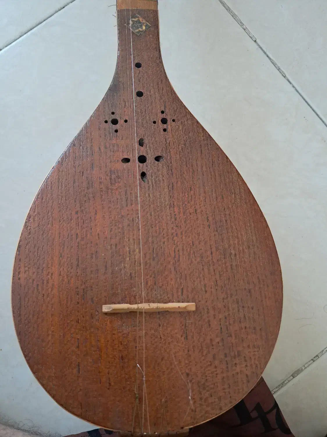 سه تار یک مهر|سازهای سنتی|کرج, چهارصد دستگاه|دیوار