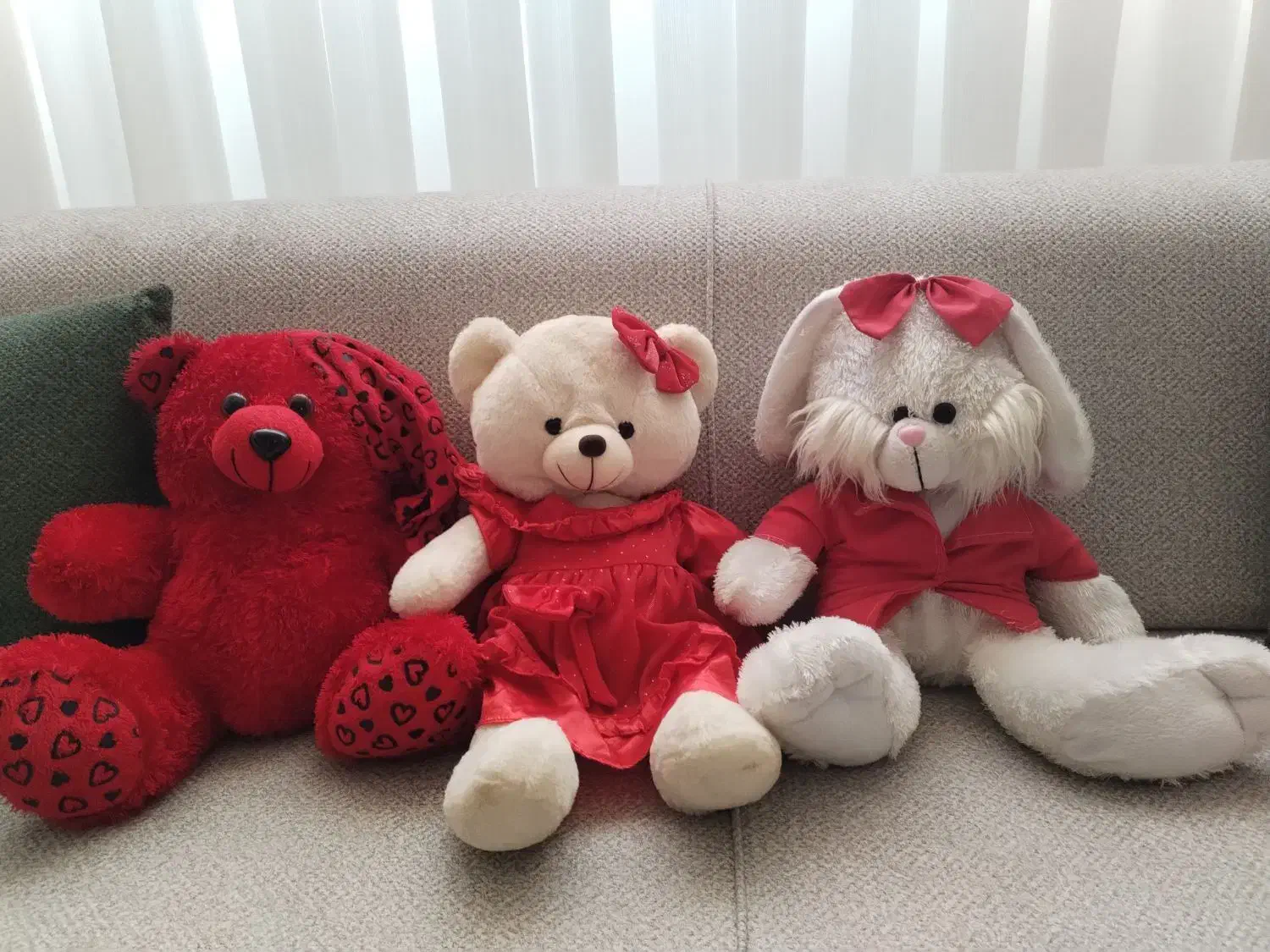 عروسک|اسباب‌بازی بچه|اصفهان, شهرک ولیعصر|دیوار