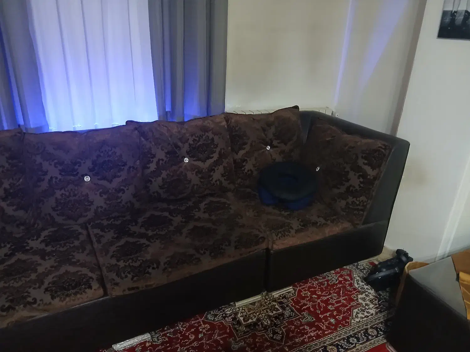 مبل راحتی|مبلمان خانگی و میز عسلی|اندیشه, اندیشه فاز ۱|دیوار