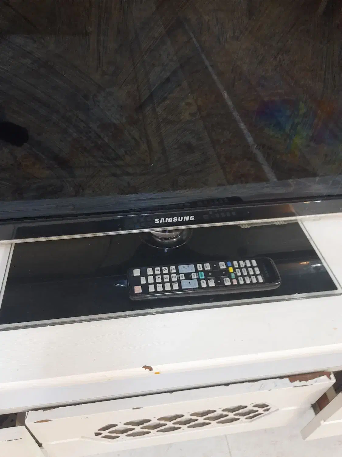 تلویزیون ال ایی دی ۴۰اینچ|تلویزیون و پروژکتور|شهرکرد, |دیوار