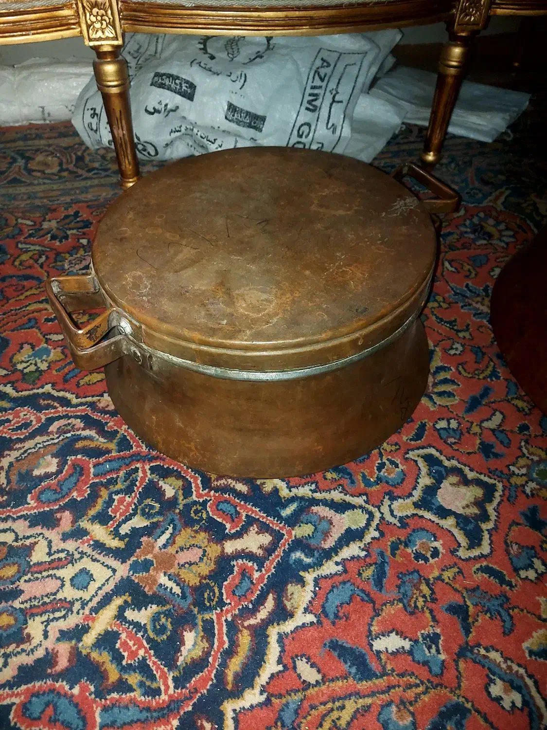 قابلمه مسی قدیمی|کلکسیون اشیاء عتیقه|گلپایگان, |دیوار