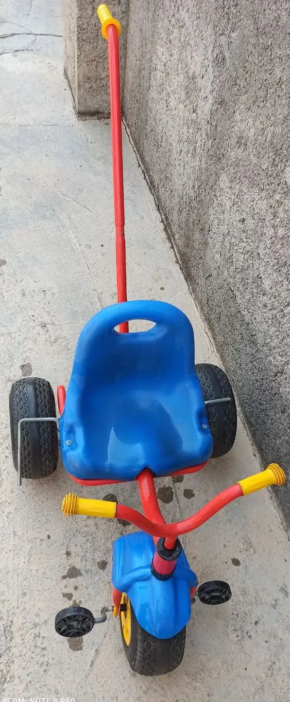 سه چرخ بچگانه تمیز در حد نو|دوچرخه، اسکیت، اسکوتر|مهران (ایلام), |دیوار