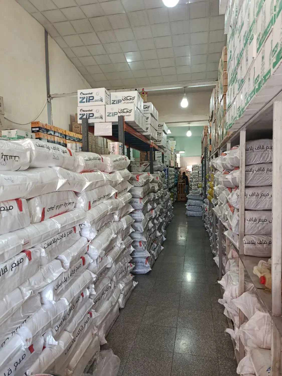 کارگر ساده انبار|استخدام خدمات فروشگاه و رستوران|باقرشهر, |دیوار