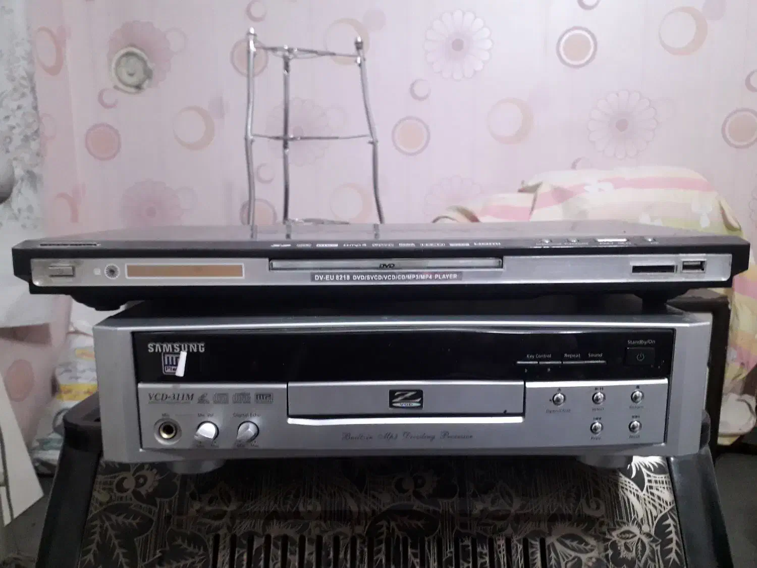 یک عدد DVDویک عددVCD|پخش‌کننده DVD و ویدیو|مشهد, چهارچشمه|دیوار