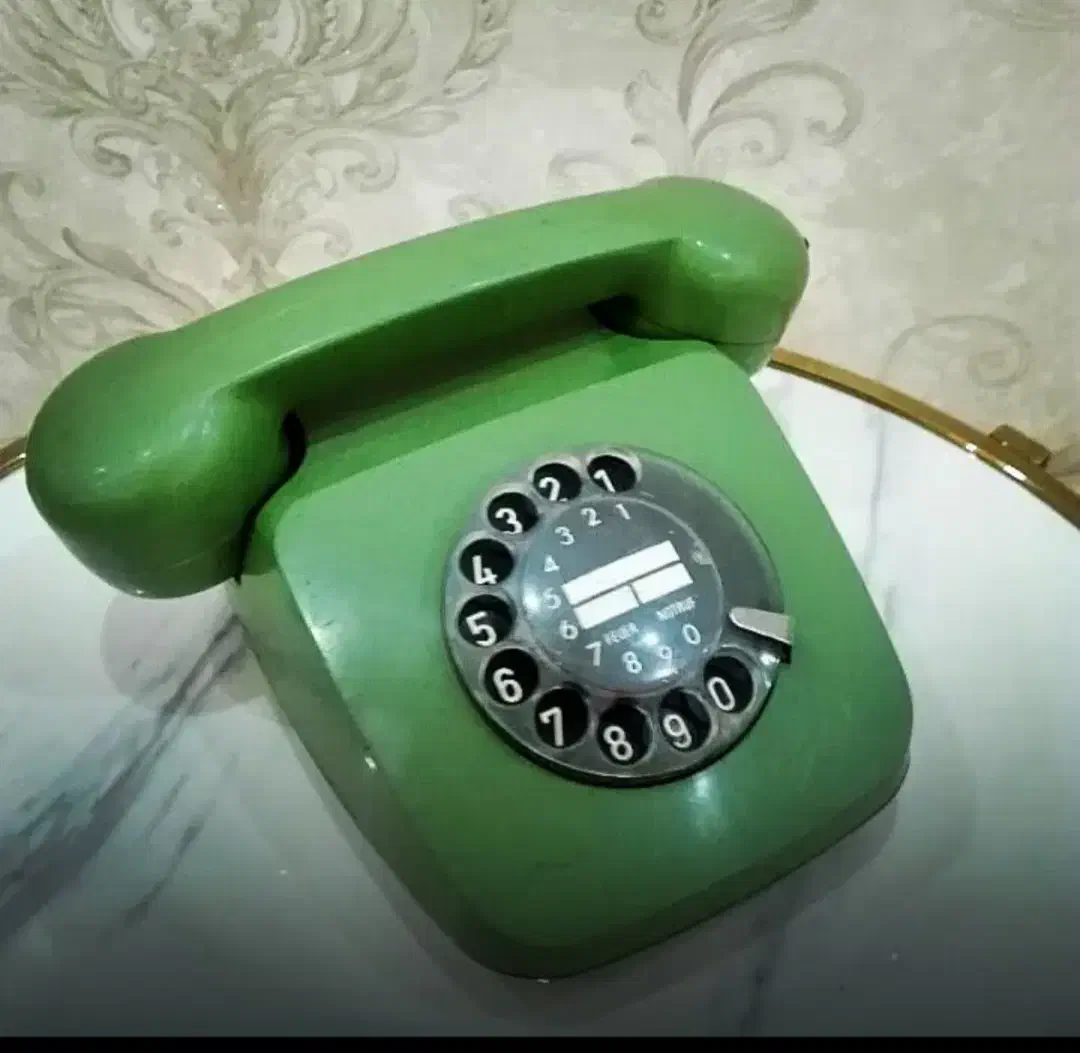 مجموعه تلفن ها وتلویزیون های نوستالژی|کلکسیون اشیاء عتیقه|زنجان, |دیوار