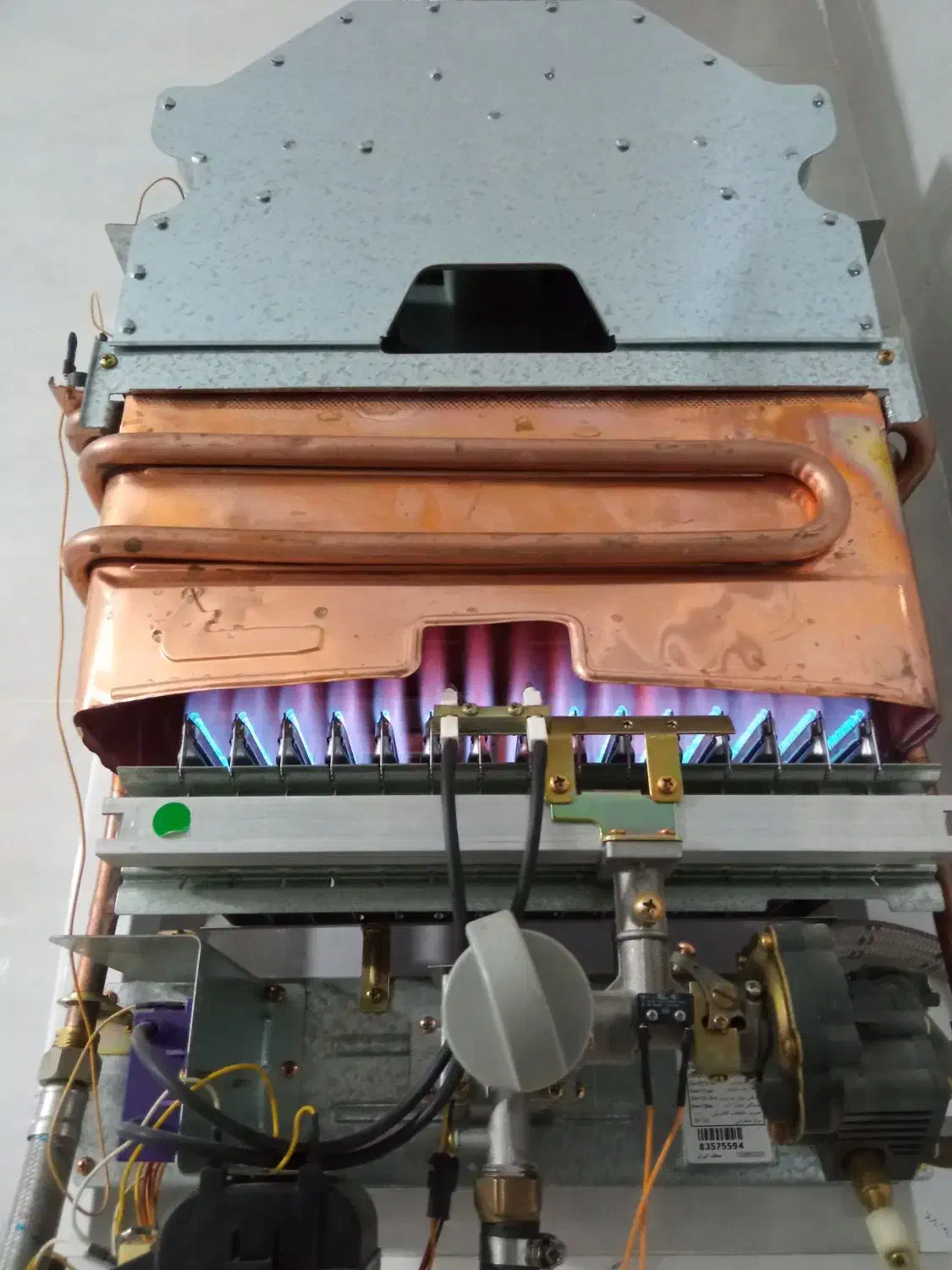 ابگرمکن دیواری بوتان B3218i مسی جرقه زن کارکرد2ماه|آبگرمکن، پکیج، شوفاژ|ارومیه, |دیوار