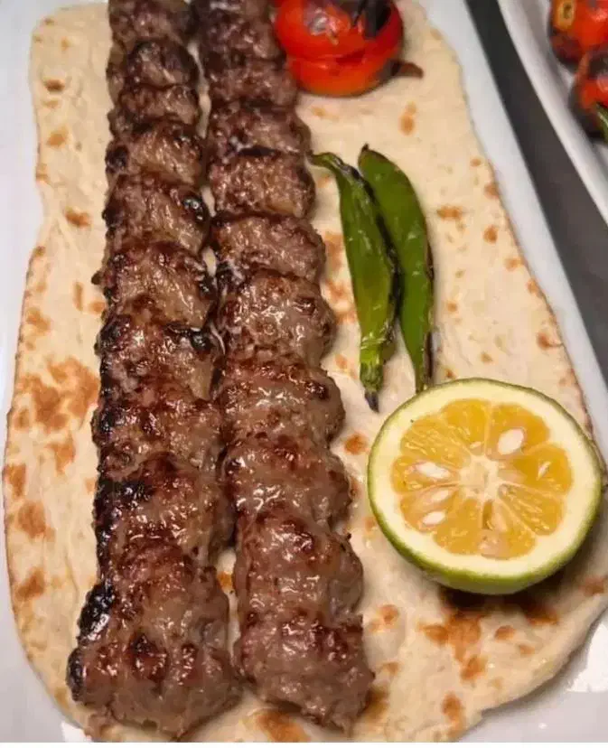 نیازمند کباب پیچ و منقلدار|استخدام خدمات فروشگاه و رستوران|سیرجان, |دیوار