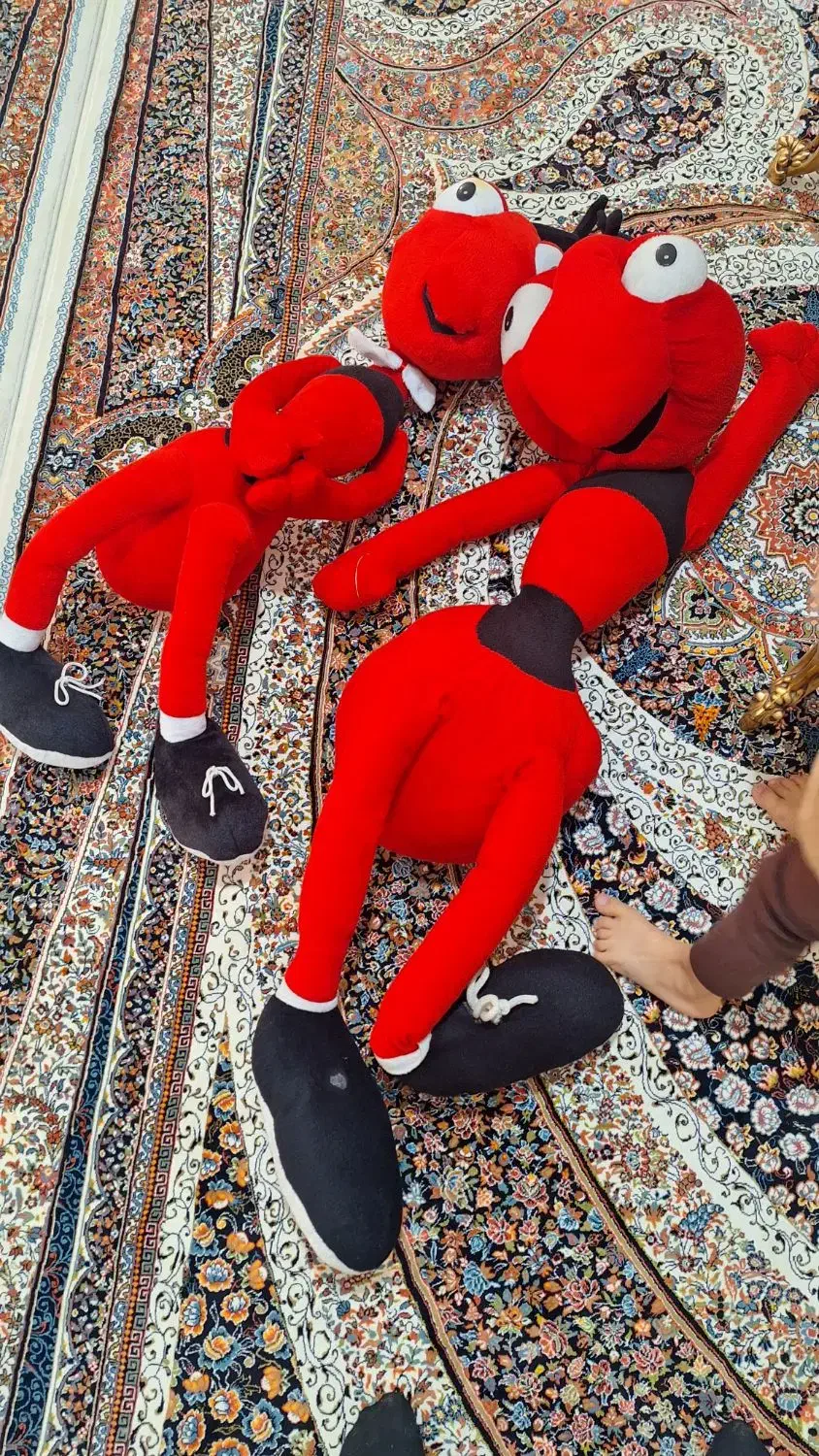 دوتا عروسک مورچه ای|اسباب‌‌بازی|اقبالیه, |دیوار