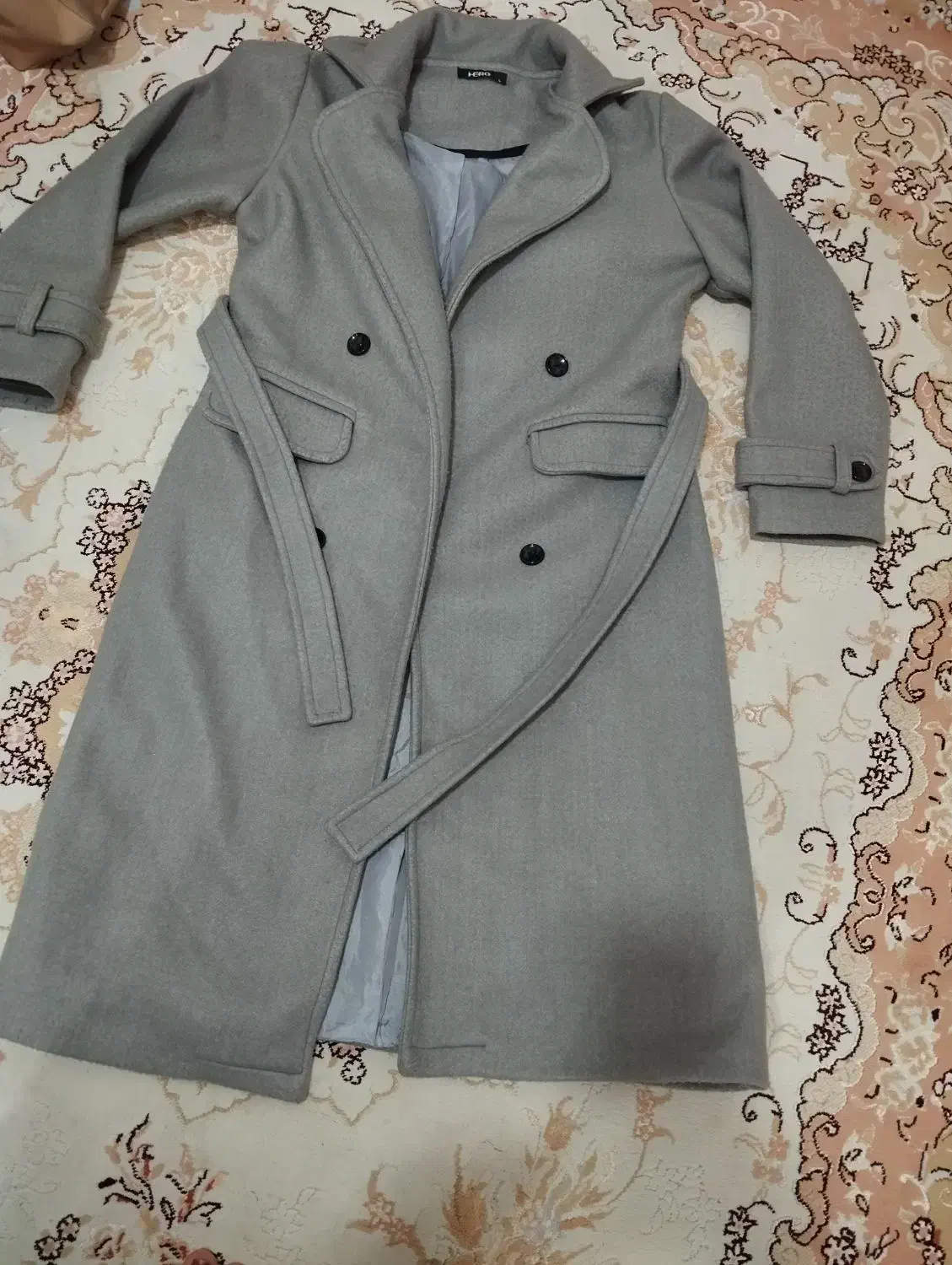 تعدادی پالتو در حد نو|لباس|قرچک, پویینک|دیوار