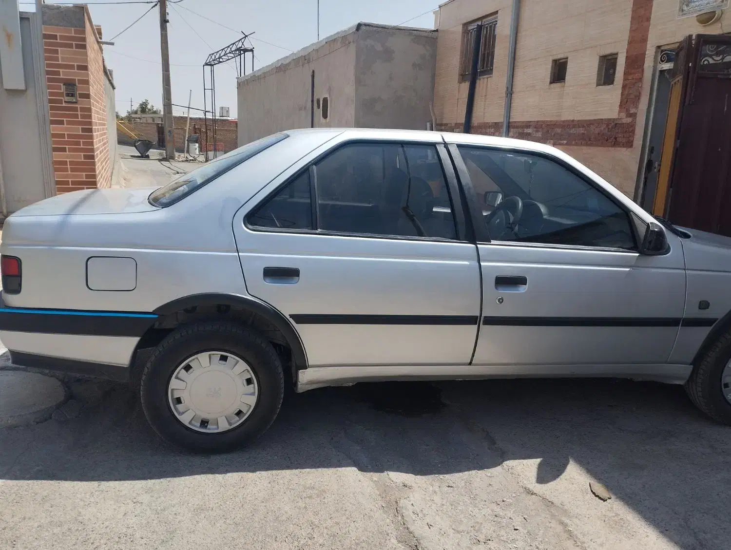 پژو 405 GL - دوگانه سوز CNG، مدل 1395|خودرو سواری و وانت|اصفهان, کوی امیریه|دیوار
