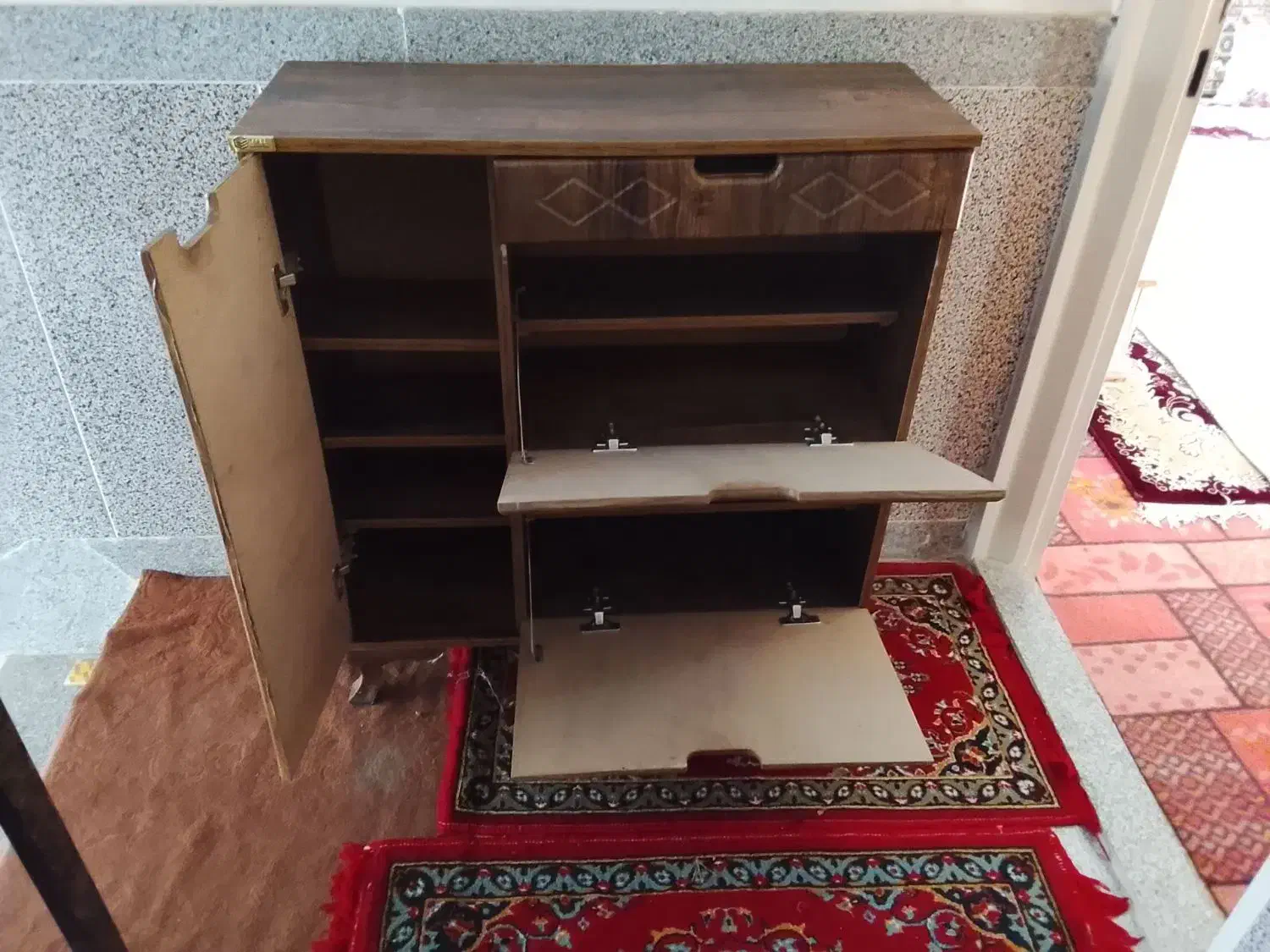 جاکفشی|جاکفشی، کمد، دراور|همدان, |دیوار