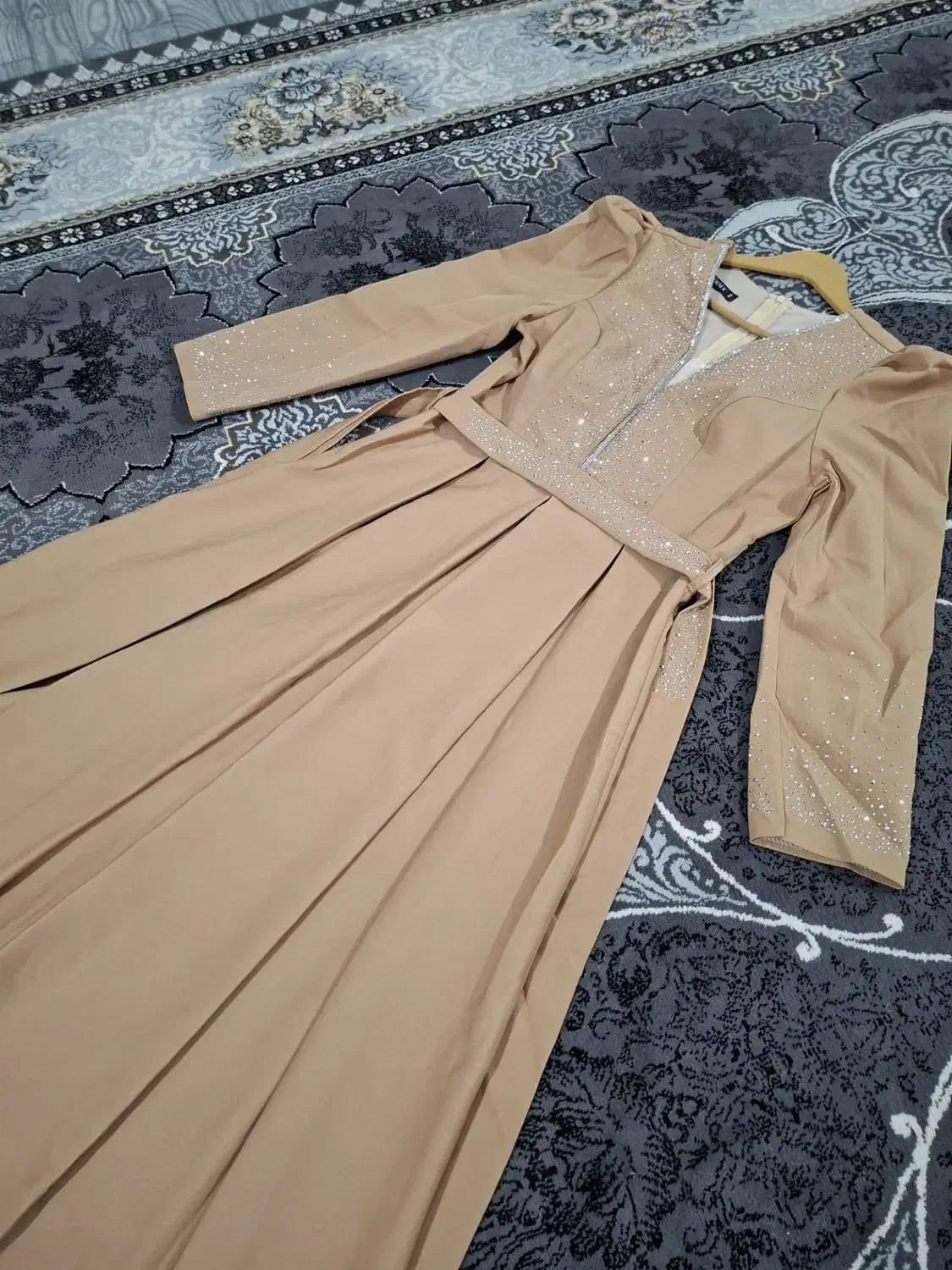 لباس نظامی و لباس مجلسی|لباس|زابل, |دیوار