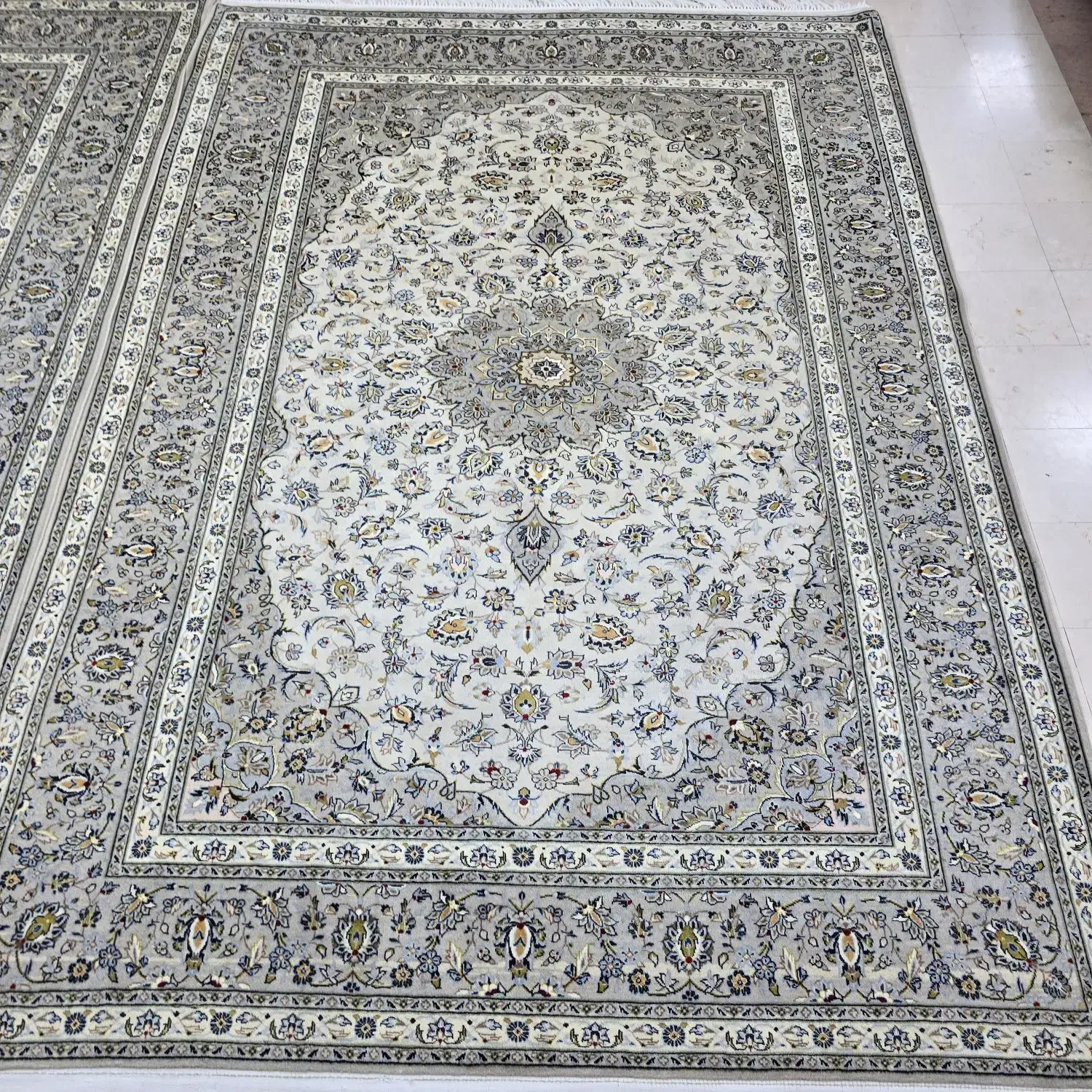 فرش جفت 9 متری کاشان کرم طوسی دستبافت|فرش|تهران, ونک|دیوار