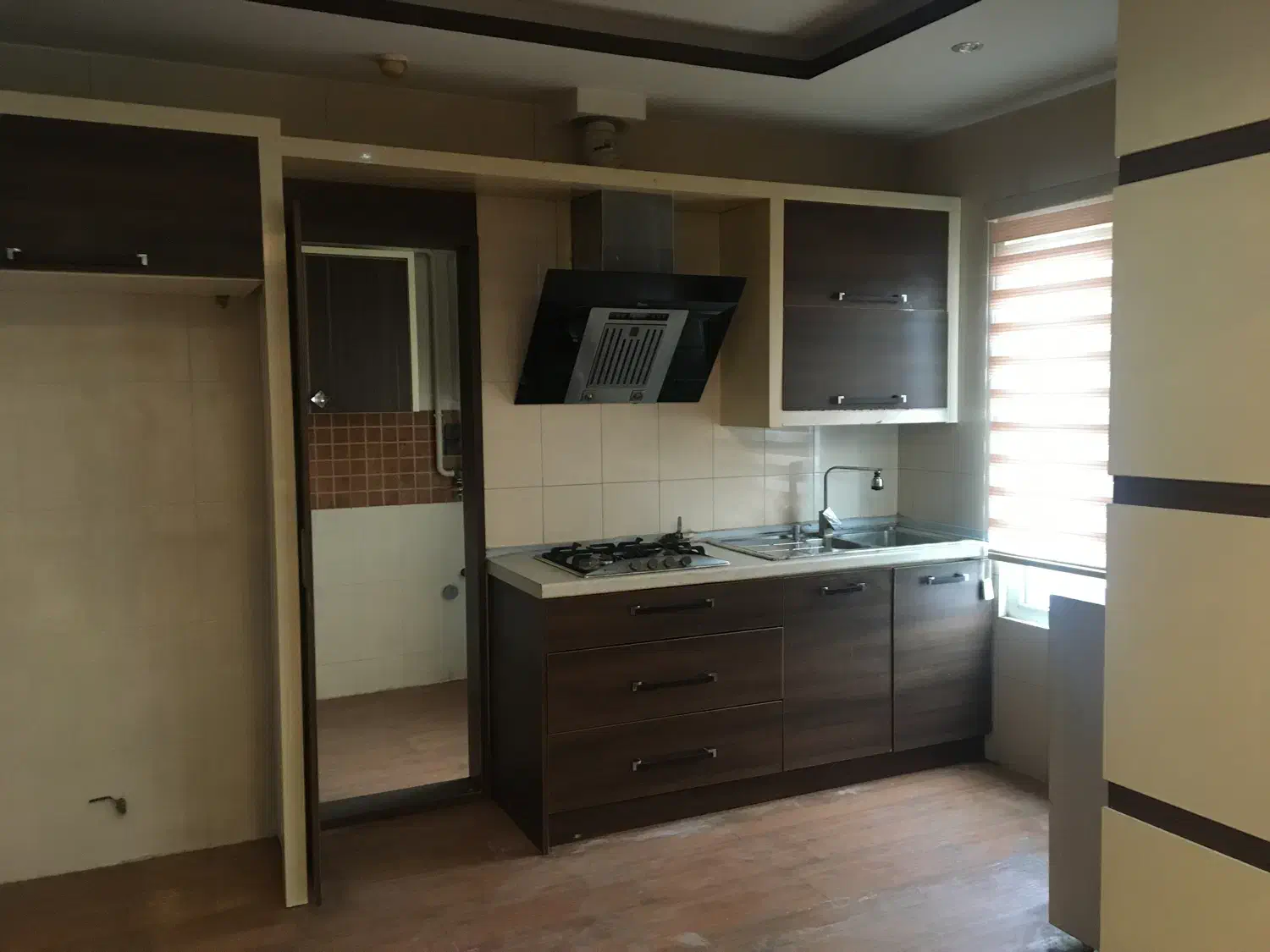 120 متر، تک واحدی، سه خواب، خ شقایق، حزین|اجارهٔ آپارتمان|لاهیجان, شقایق|دیوار