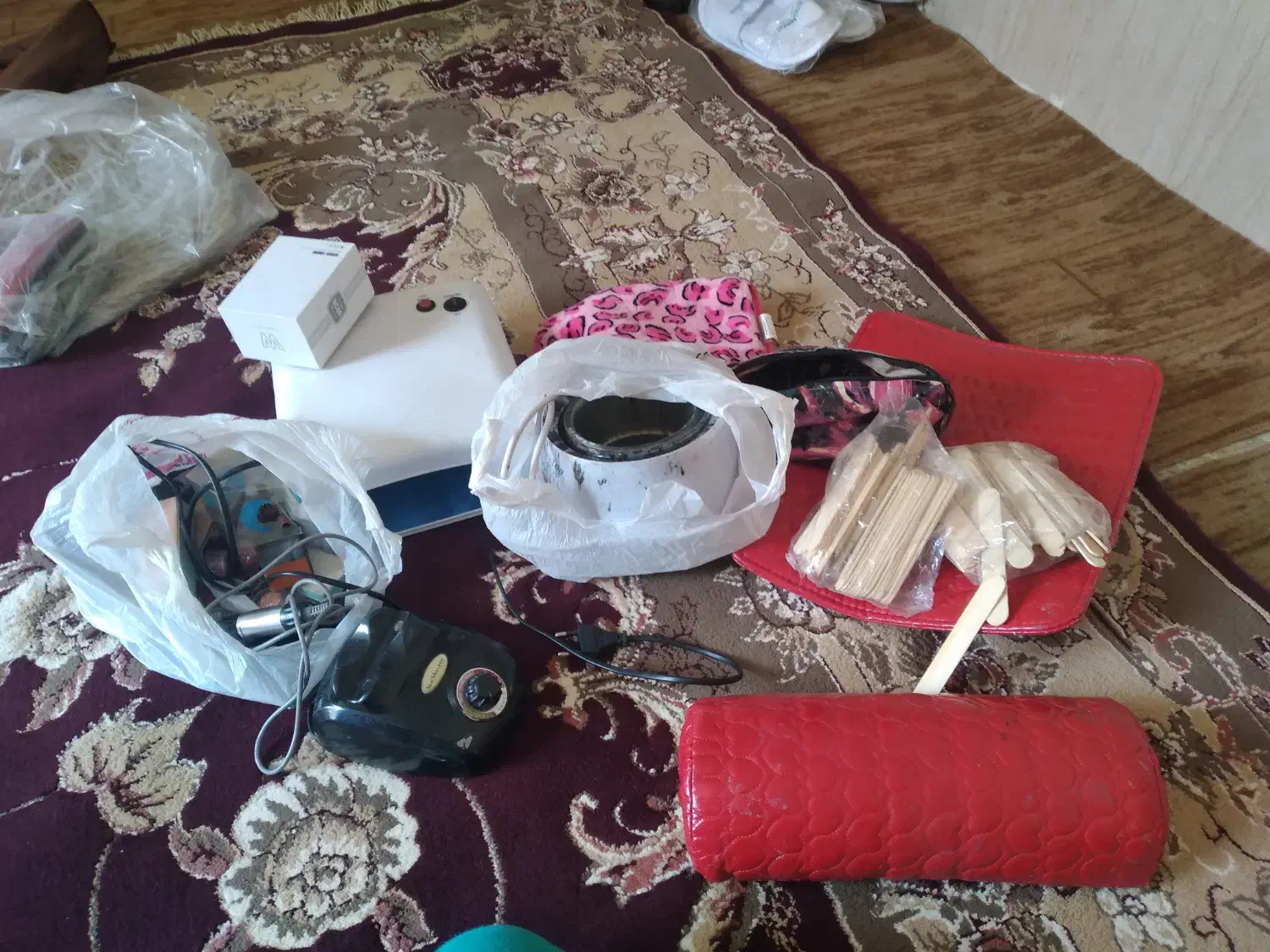 فروش یا معاوضه ابزار کاشت ناخن با وسایل پاکسازی|آرایشی، بهداشتی، درمانی|شیراز, منطقه هوایی شهید دوران|دیوار