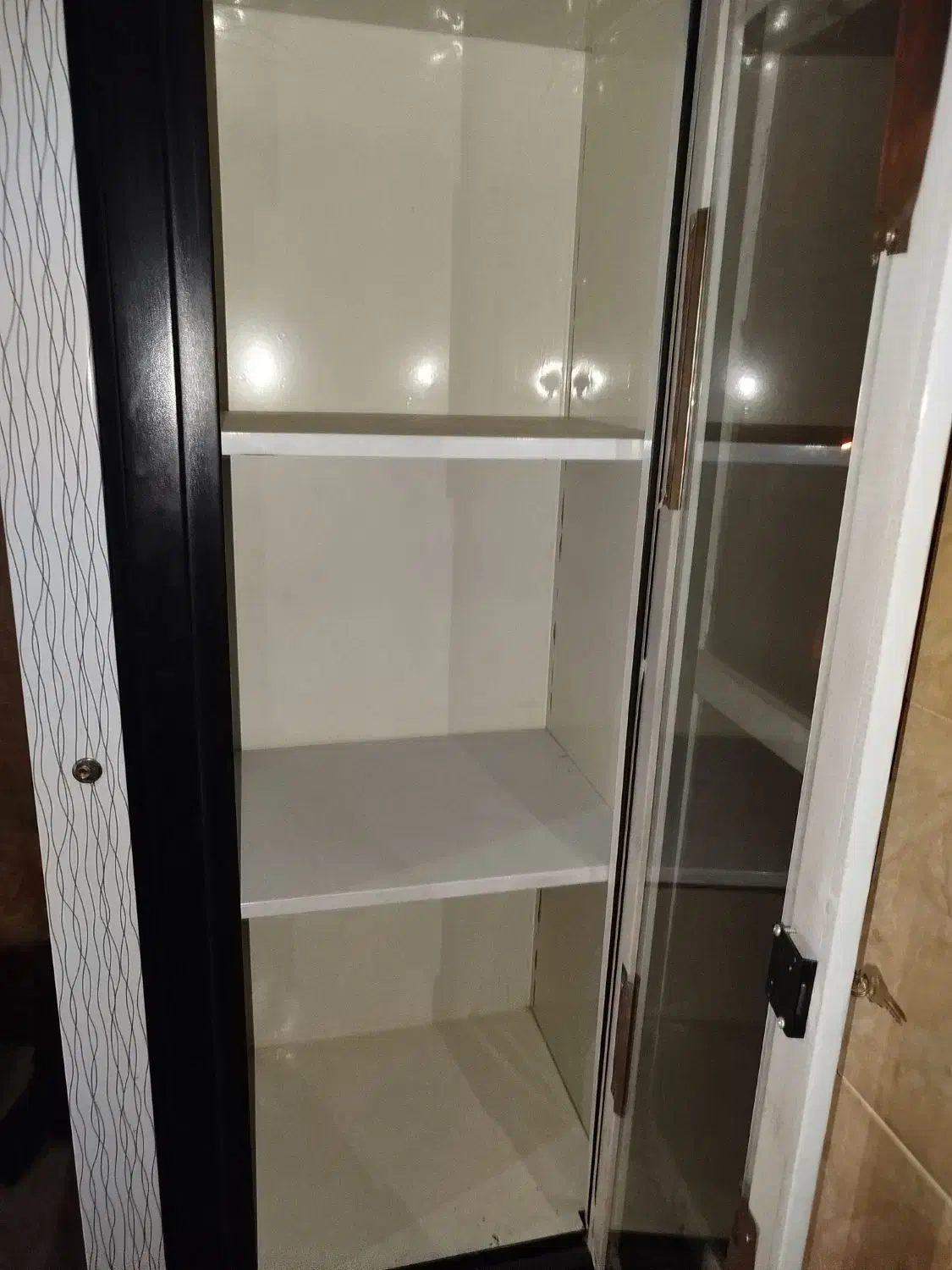 کمد فلزی|جاکفشی، کمد، دراور|شیراز, کوشک میدان|دیوار