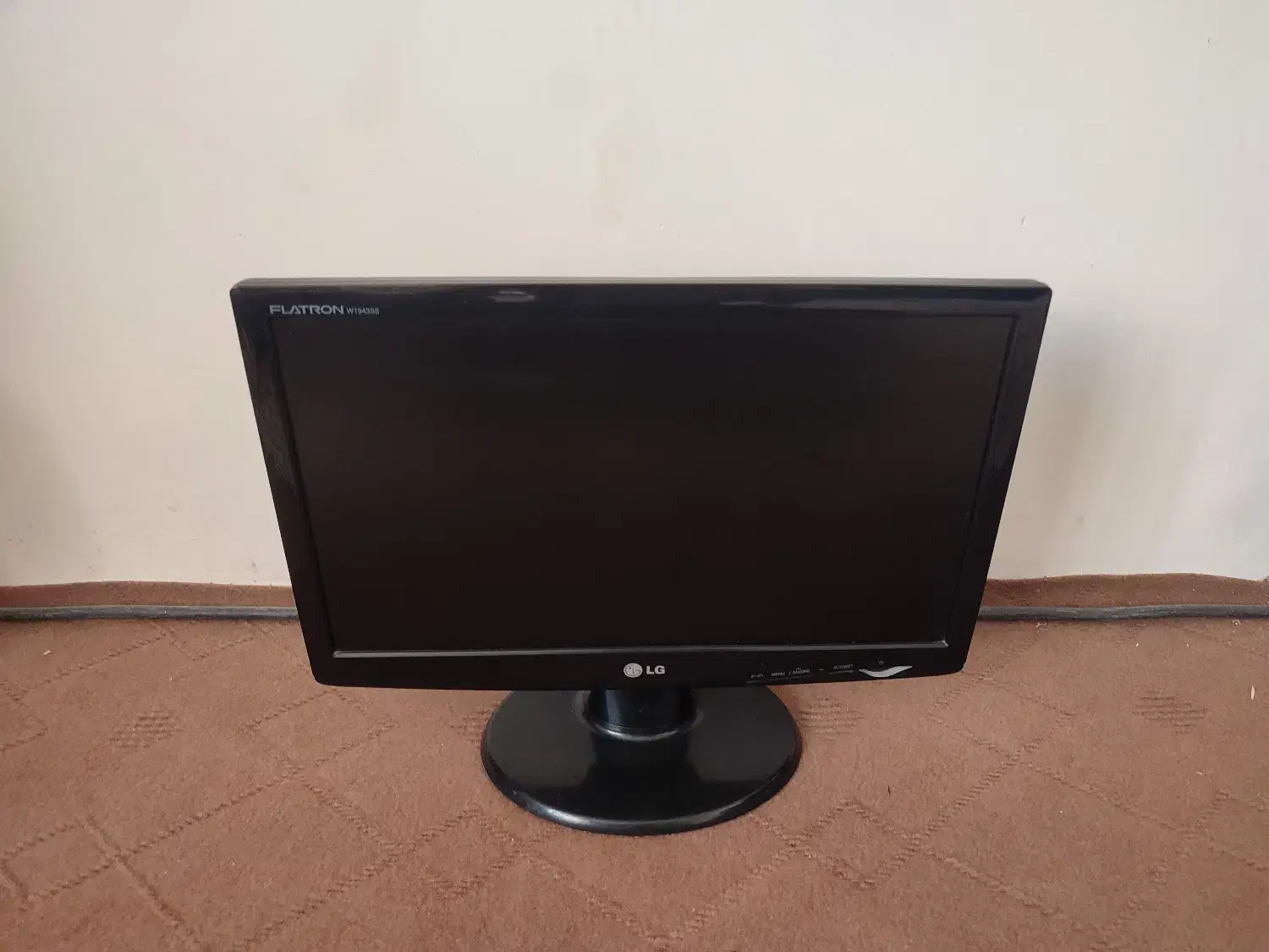 مانیتور lg|قطعات و لوازم جانبی رایانه|برخوار, |دیوار