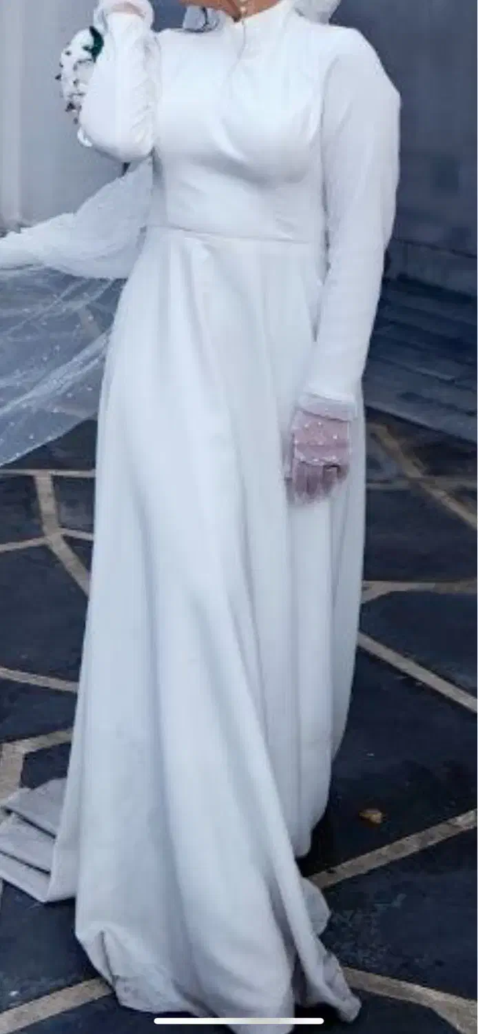 لباس عقد نامزدی|لباس|قدس, شهر‌قدس|دیوار