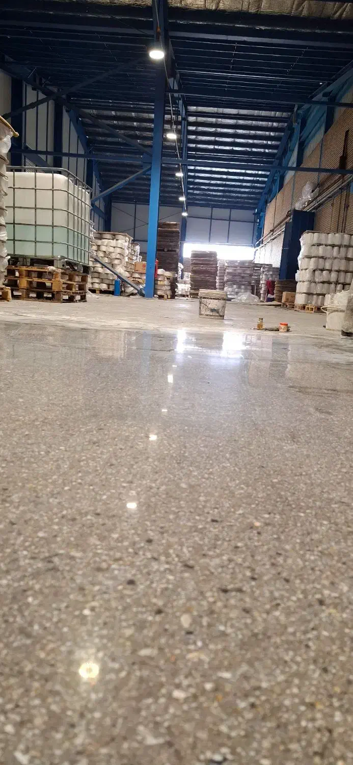 گلیزینگ کف ترمیم و براق کردن کفسابی بتن اپکسی|خدمات نظافت|اصفهان, فرح آباد|دیوار