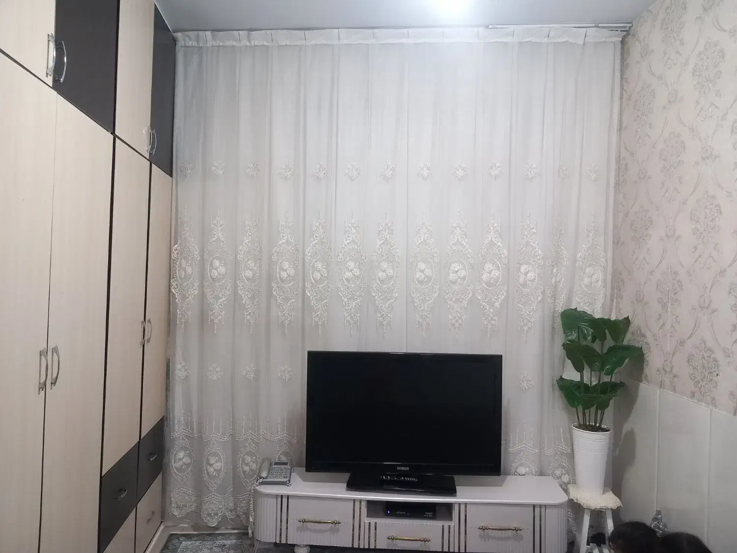 پرده نو تمیز|پرده، رانر، رومیزی|بهارستان, |دیوار