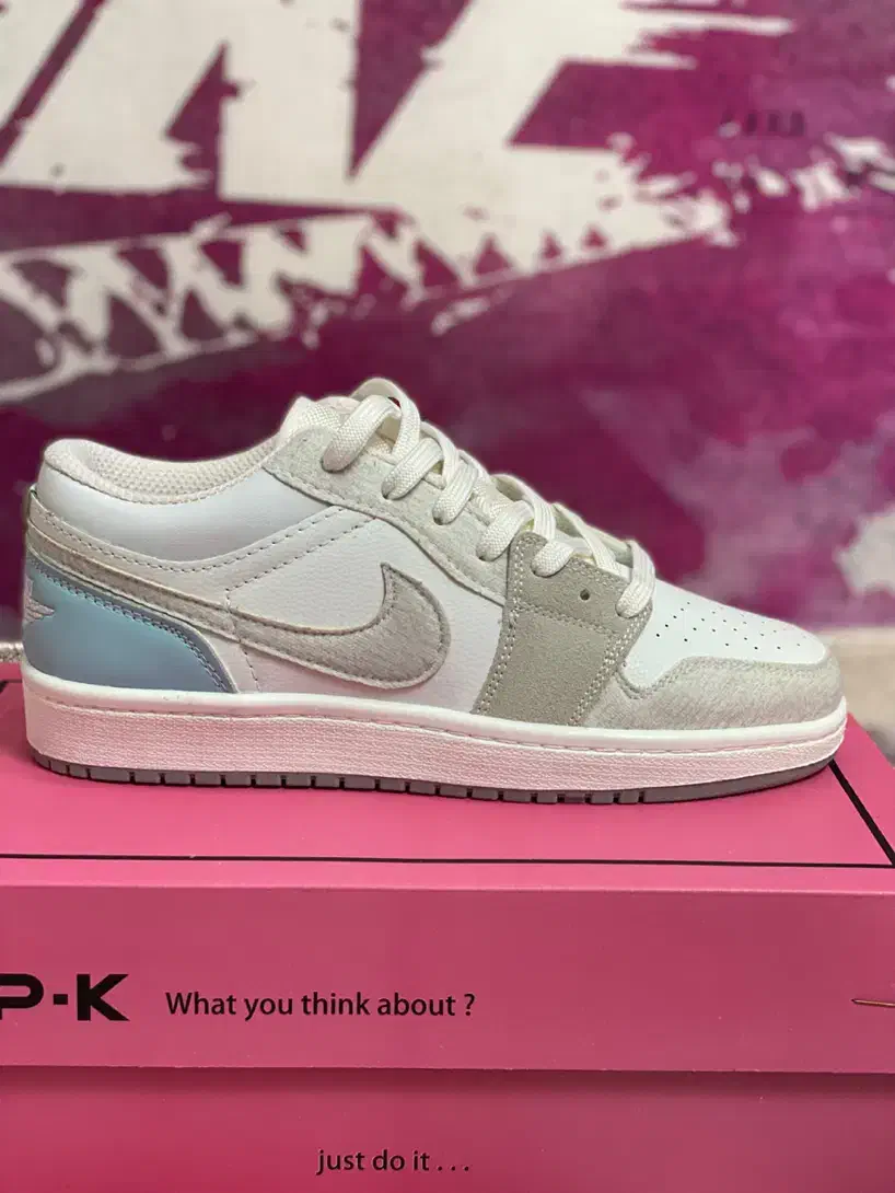 نایک جردن|کیف، کفش، کمربند|هشتگرد, هشتگرد قدیم|دیوار