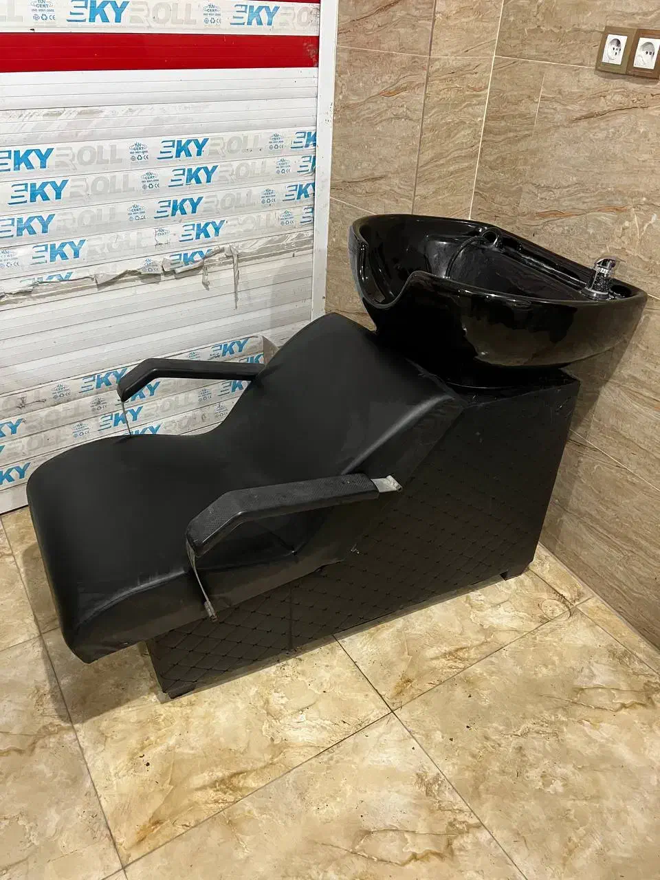 وسیلههایاریشگاهزنانه|آرایشگاه و سالنهای زیبایی|رشت, سلیمانداراب|دیوار